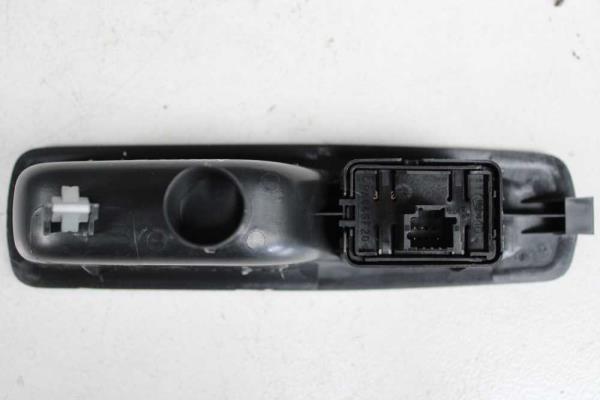 BOUTON LEVE VITRE RENAULT MEGANE  2009-2015  ( ARRIERE DROIT  ) - Vue 2
